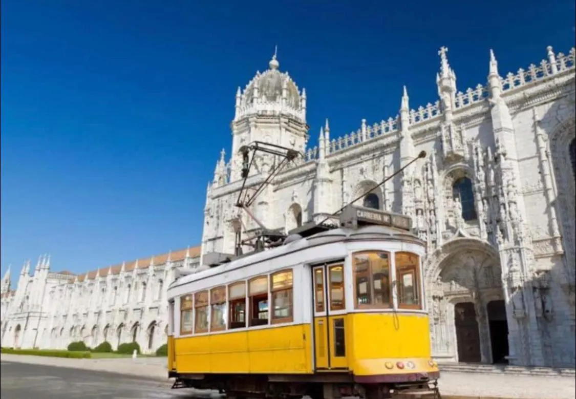 Little Sweet Apartment Lisbon Portugal